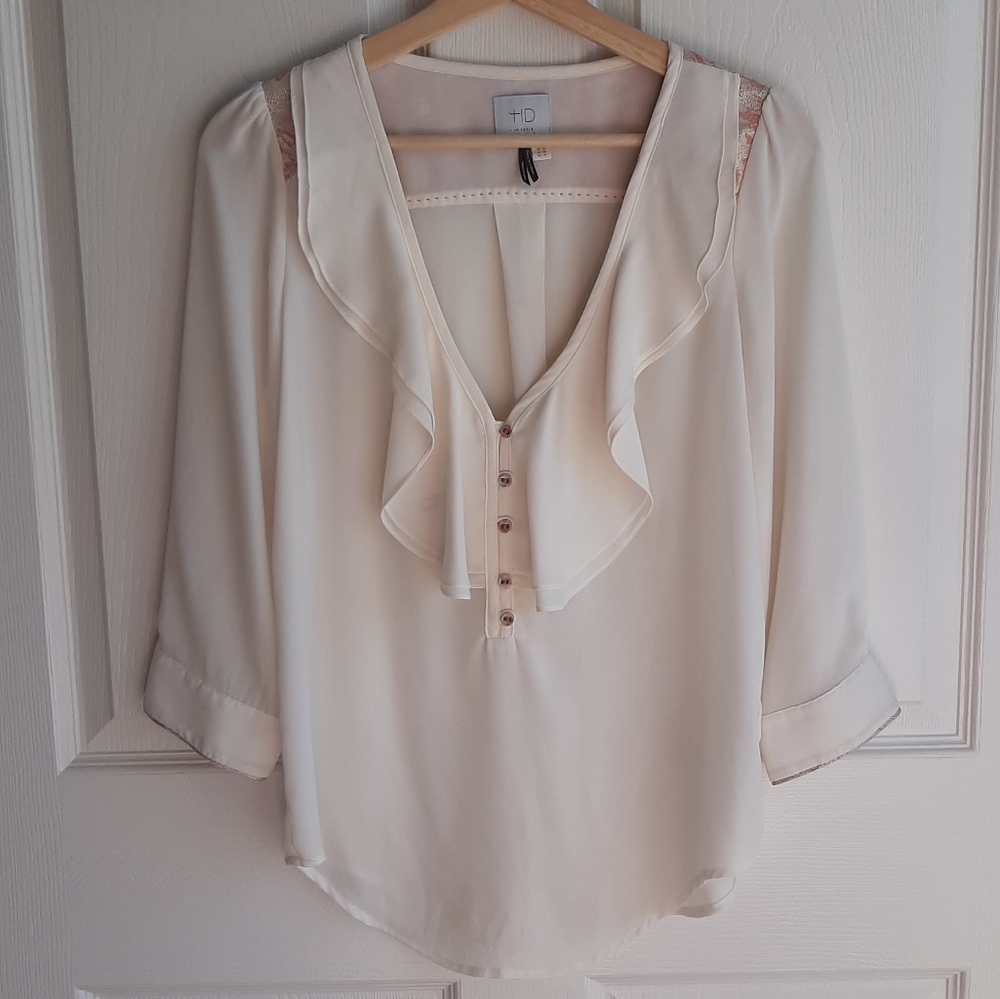 Anthropologie Cream Ruffle V-Neck Blouse. Elegantly Stitched🩷